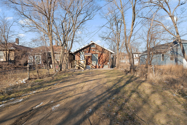 Listing Image 19