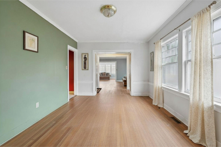Listing Image 16