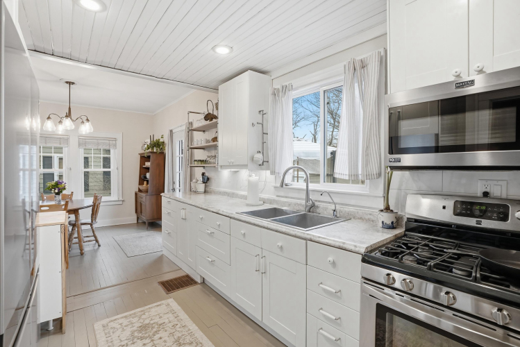 Listing Image 14