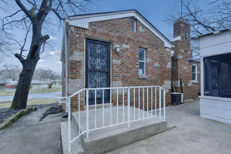 Listing Image 24