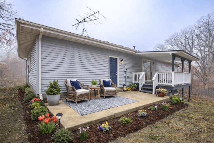 Listing Image 5