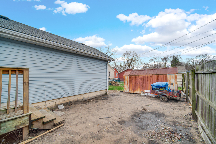 Listing Image 6