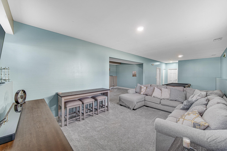 Listing Image 16
