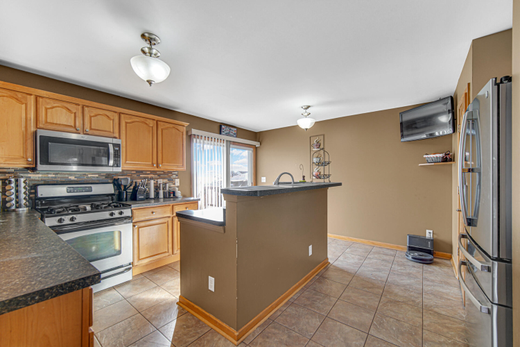 Listing Image 5