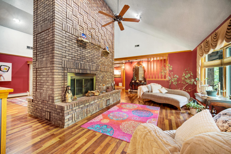 Listing Image 13