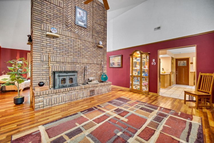 Listing Image 15