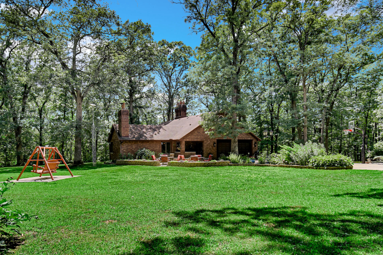 Listing Image 4