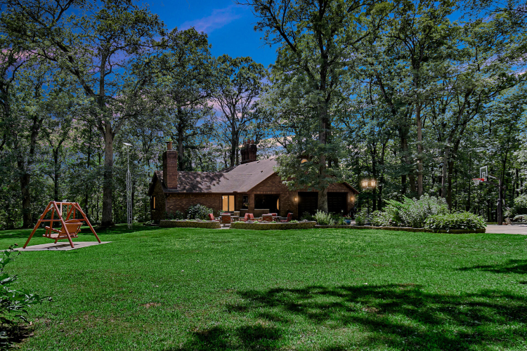 Listing Image 8
