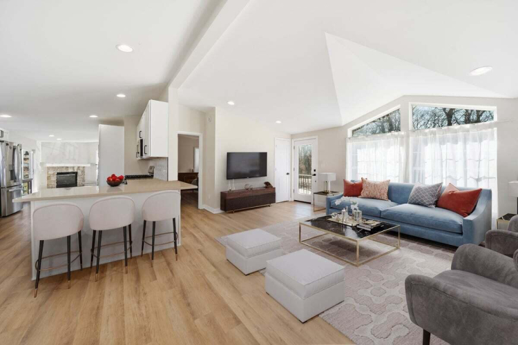 Listing Image 5