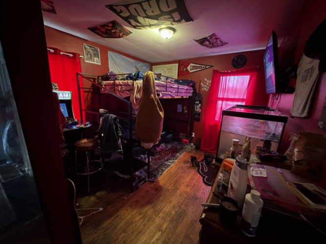 Listing Image 7