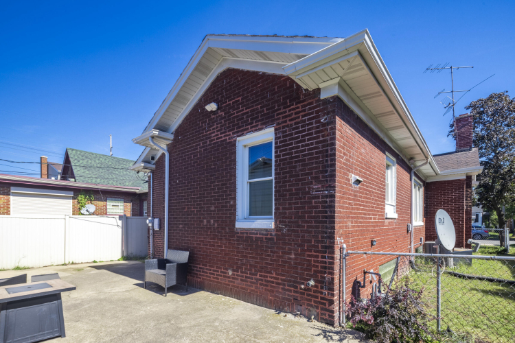 Listing Image 40