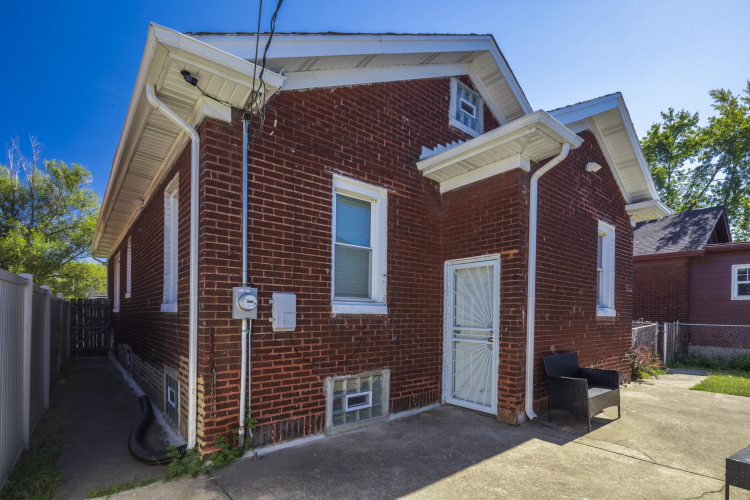 Listing Image 41
