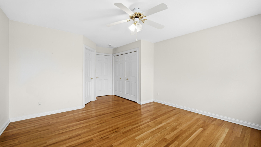Listing Image 27
