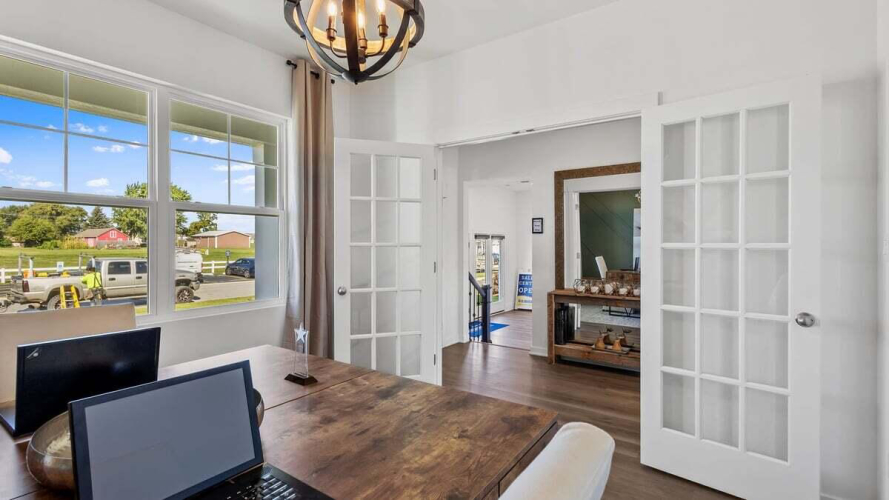 Listing Image 10