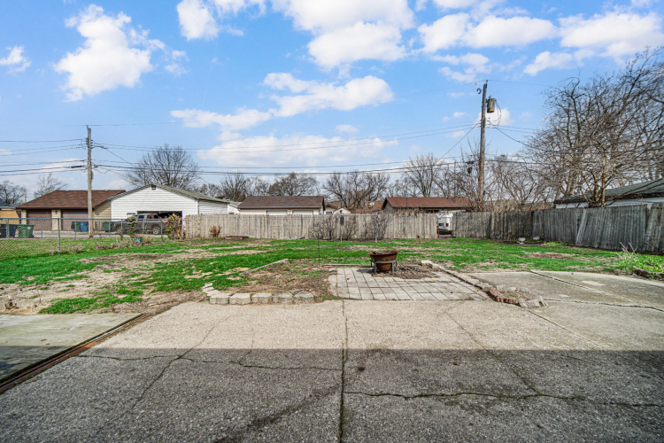 Listing Image 19