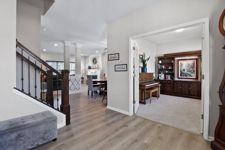 Listing Image 10