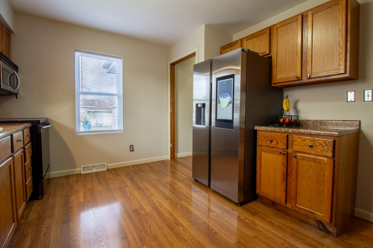Listing Image 8