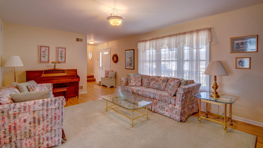 Listing Image 12