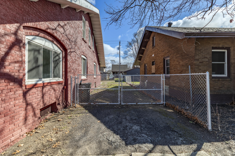 Listing Image 48