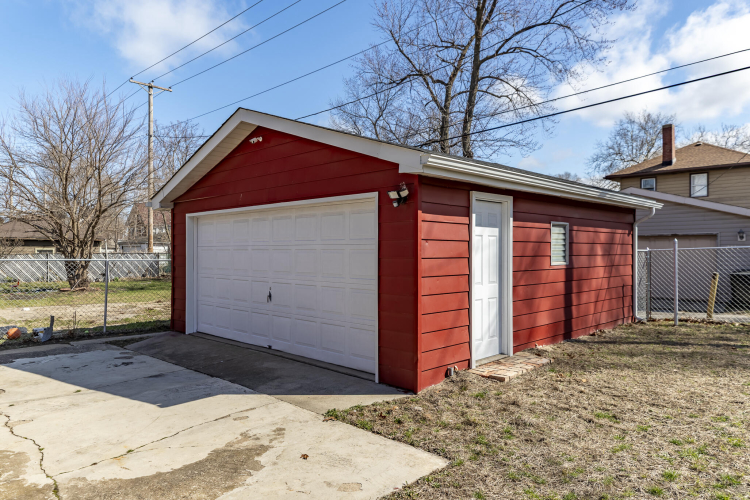 Listing Image 52