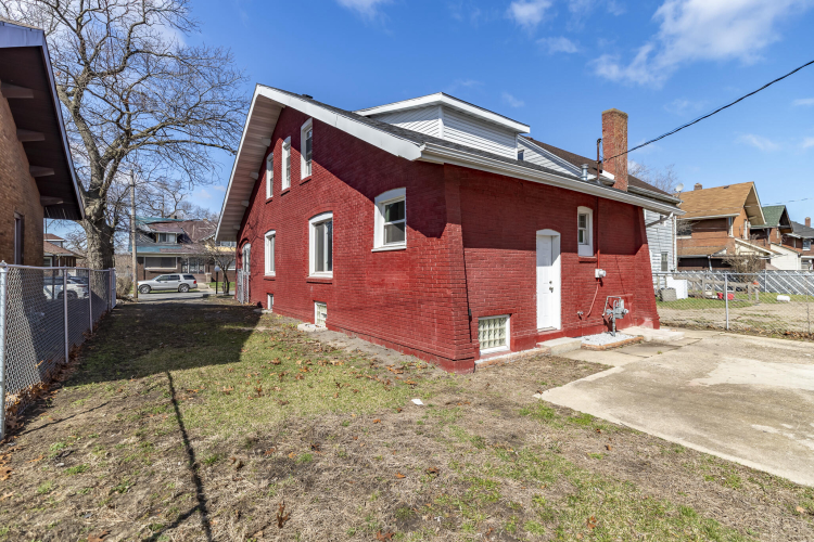 Listing Image 53