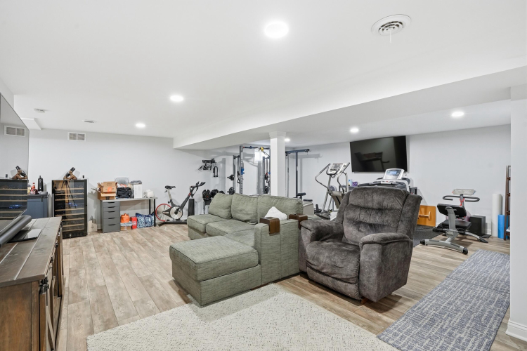 Listing Image 23