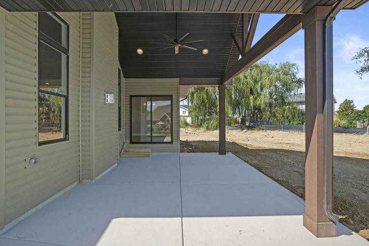 Listing Image 11
