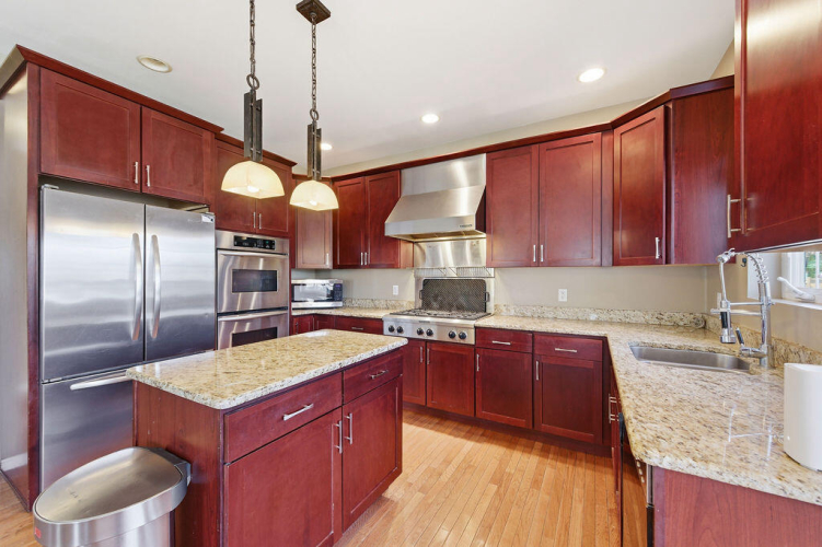 Listing Image 19
