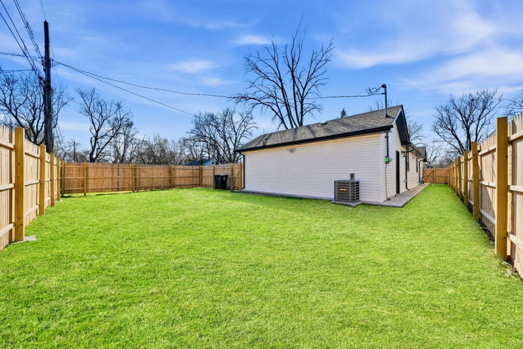 Listing Image 17