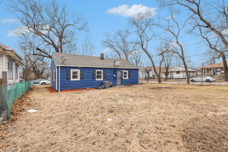 Listing Image 13