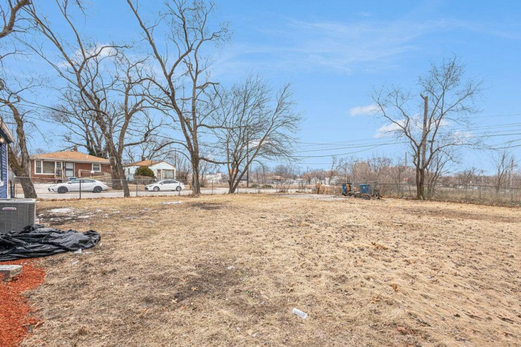Listing Image 14