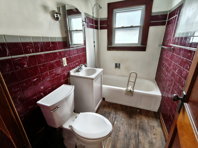 Listing Image 8