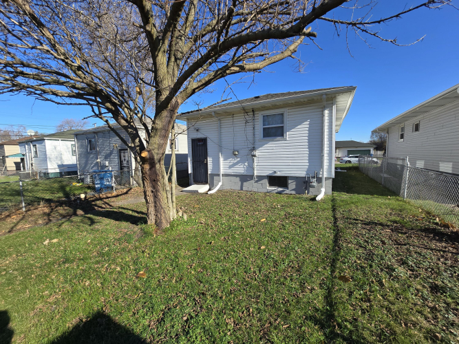 Listing Image 16