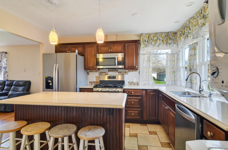 Listing Image 10