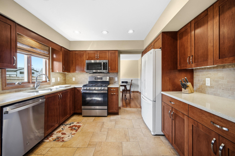 Listing Image 5