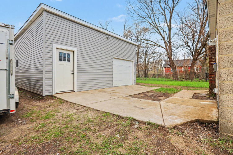 Listing Image 26