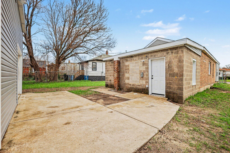 Listing Image 28