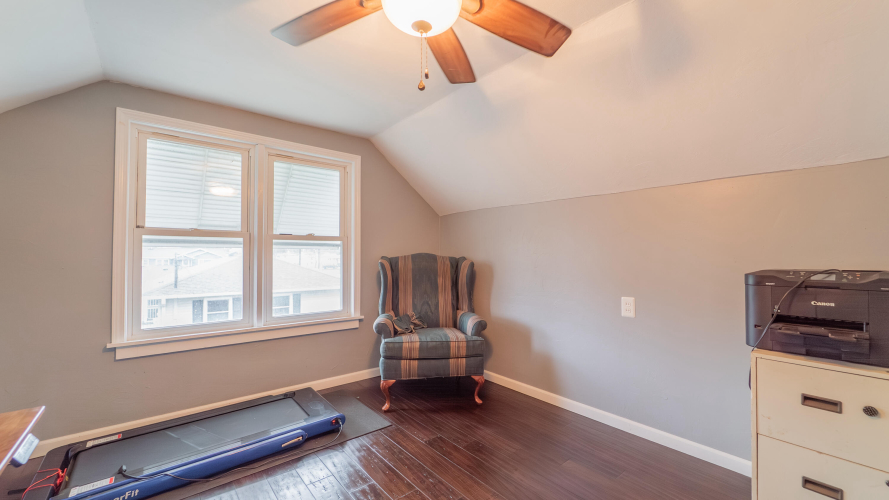 Listing Image 18