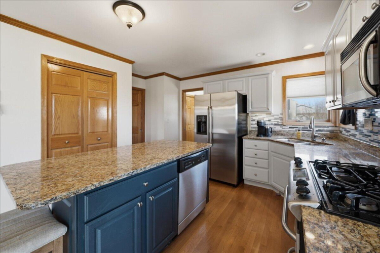 Listing Image 13