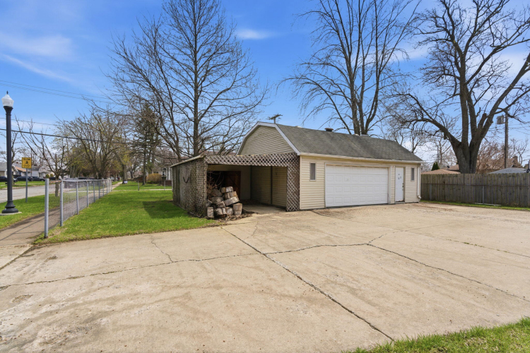 Listing Image 27