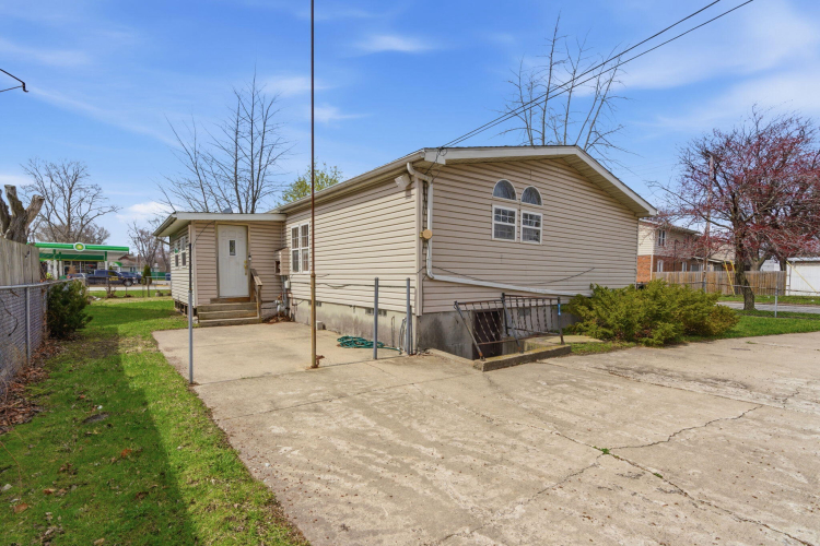 Listing Image 28