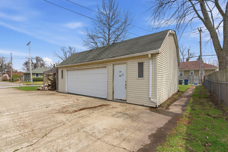 Listing Image 29