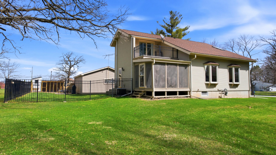 Listing Image 3