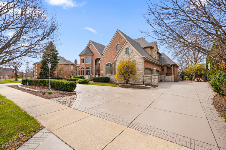 Listing Image 113