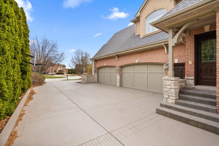 Listing Image 115