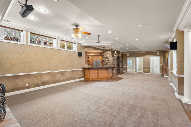 Listing Image 84