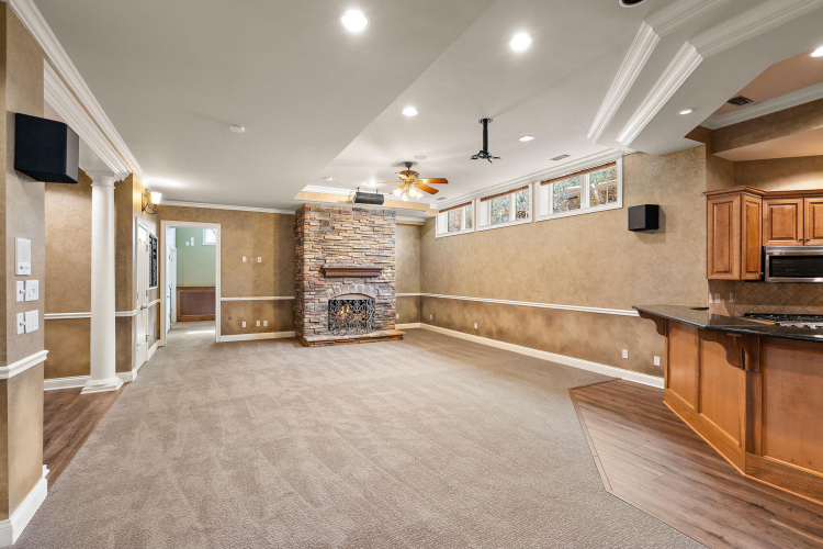 Listing Image 85