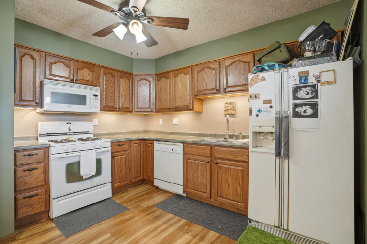 Listing Image 17