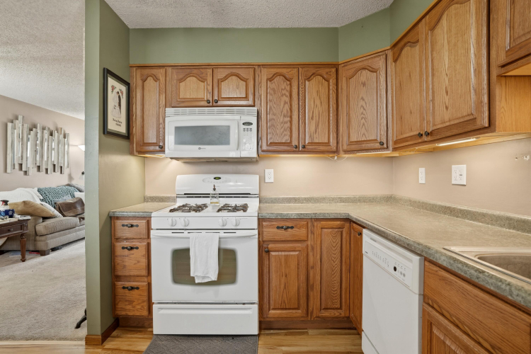Listing Image 20