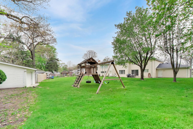 Listing Image 45